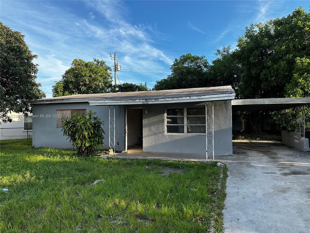 3050 Nw 17th St - Photo 1