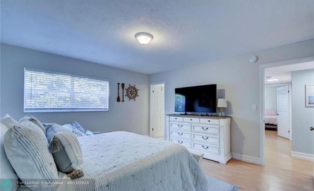 2424 Ne 9th St - Photo 12