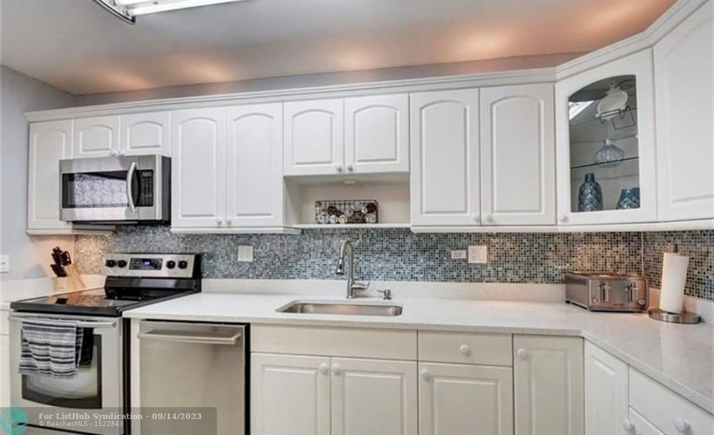 2424 Ne 9th St - Photo 9