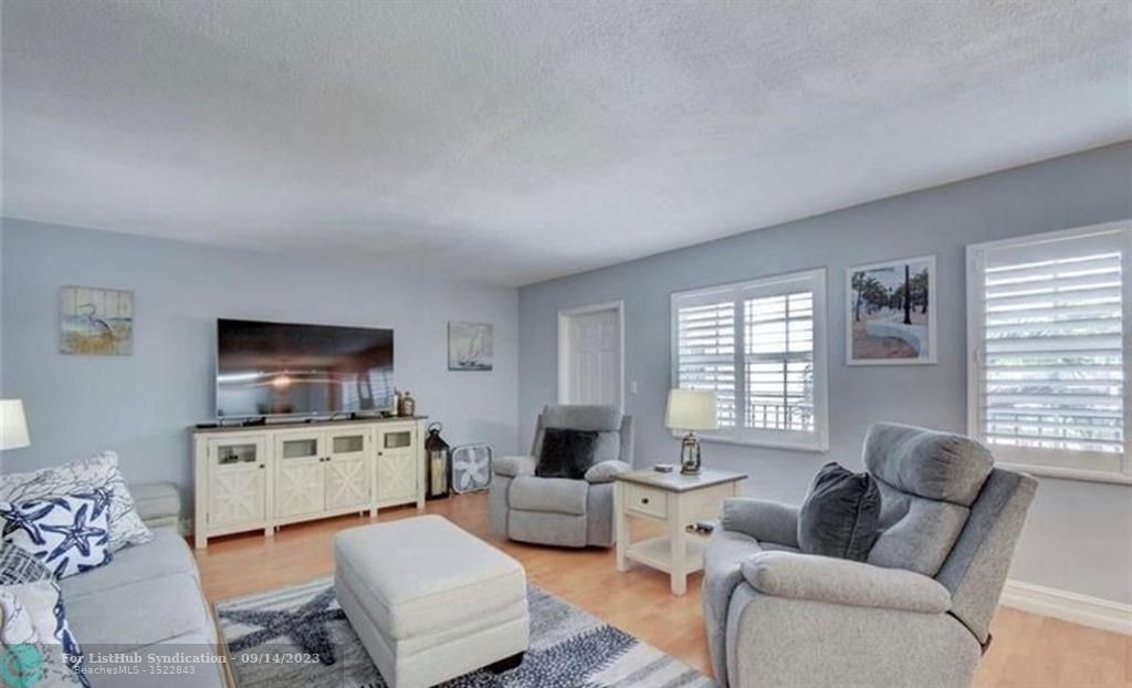 2424 Ne 9th St - Photo 1