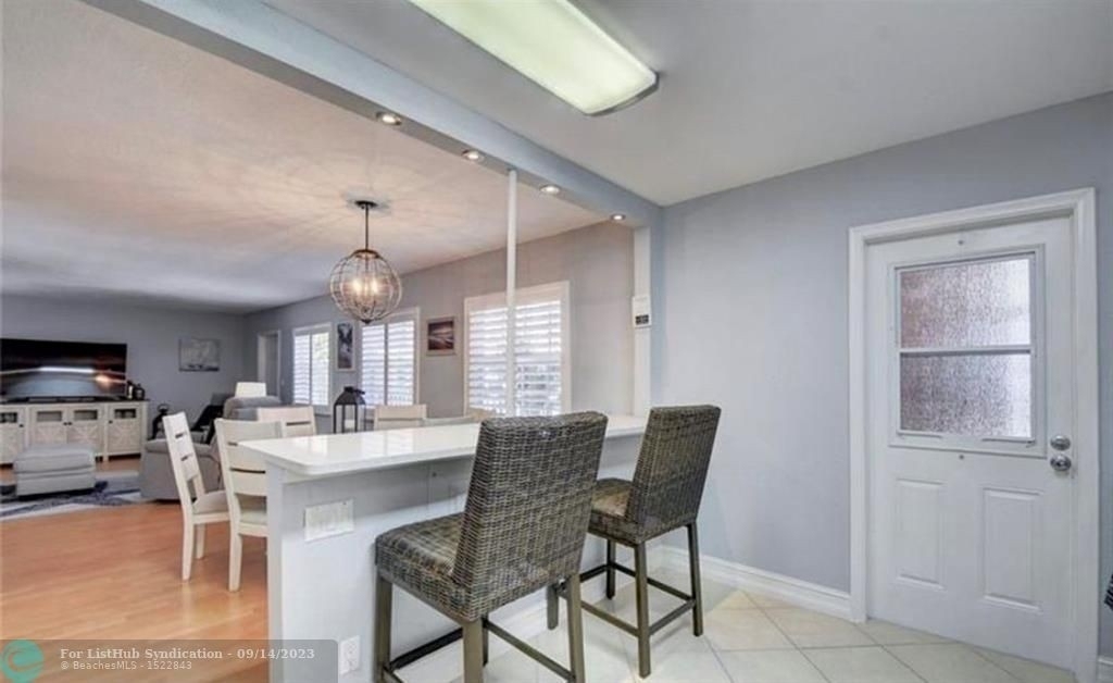 2424 Ne 9th St - Photo 5