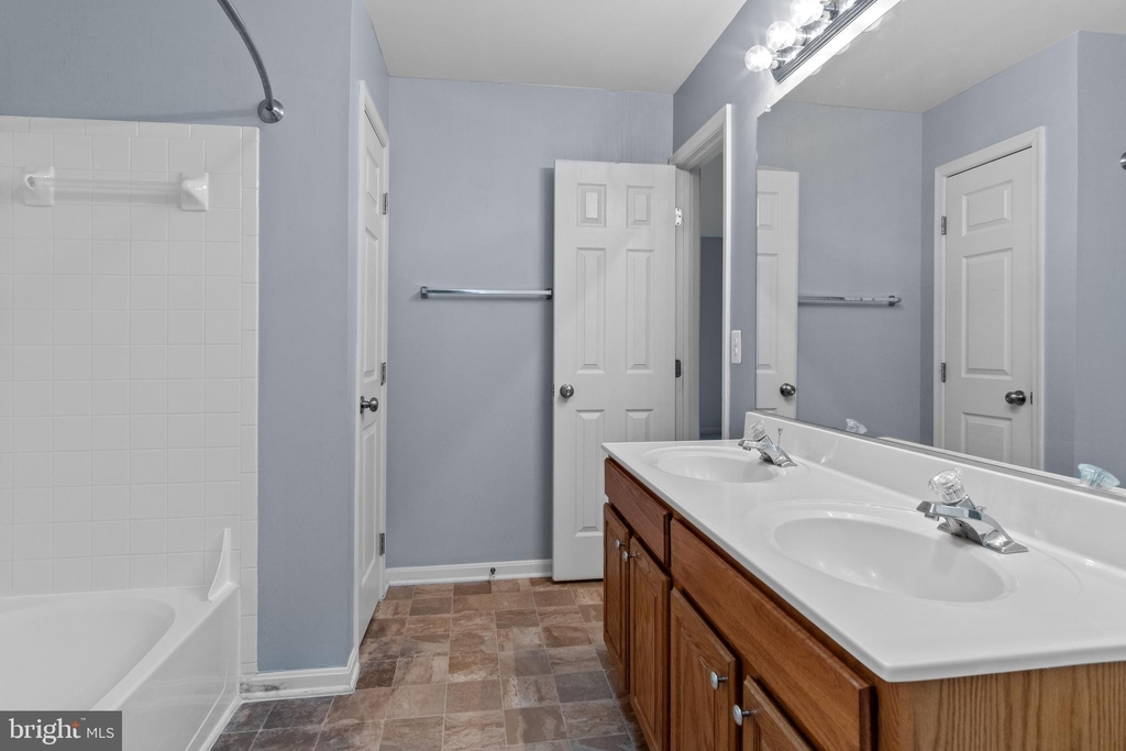 8503 Towne Manor Court - Photo 17