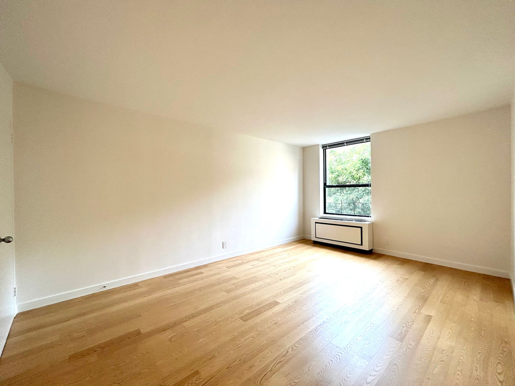 87th & Broadway - Photo 6