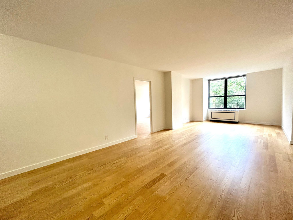 87th & Broadway - Photo 3