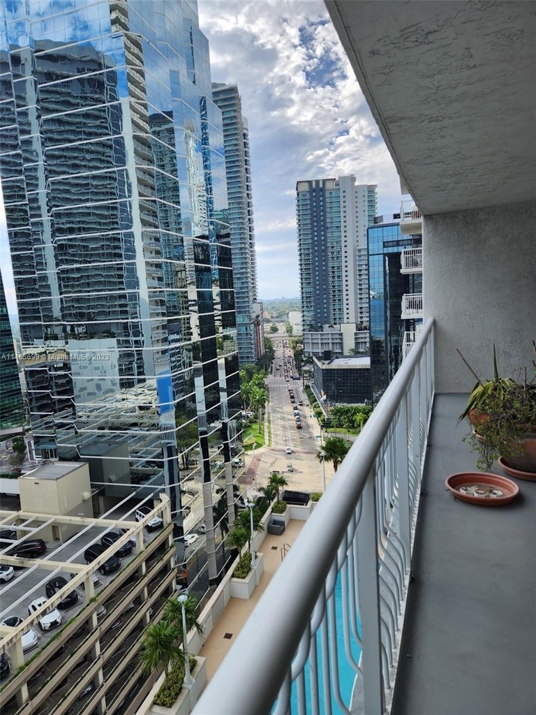 1200 Brickell Bay Dr - Photo 4