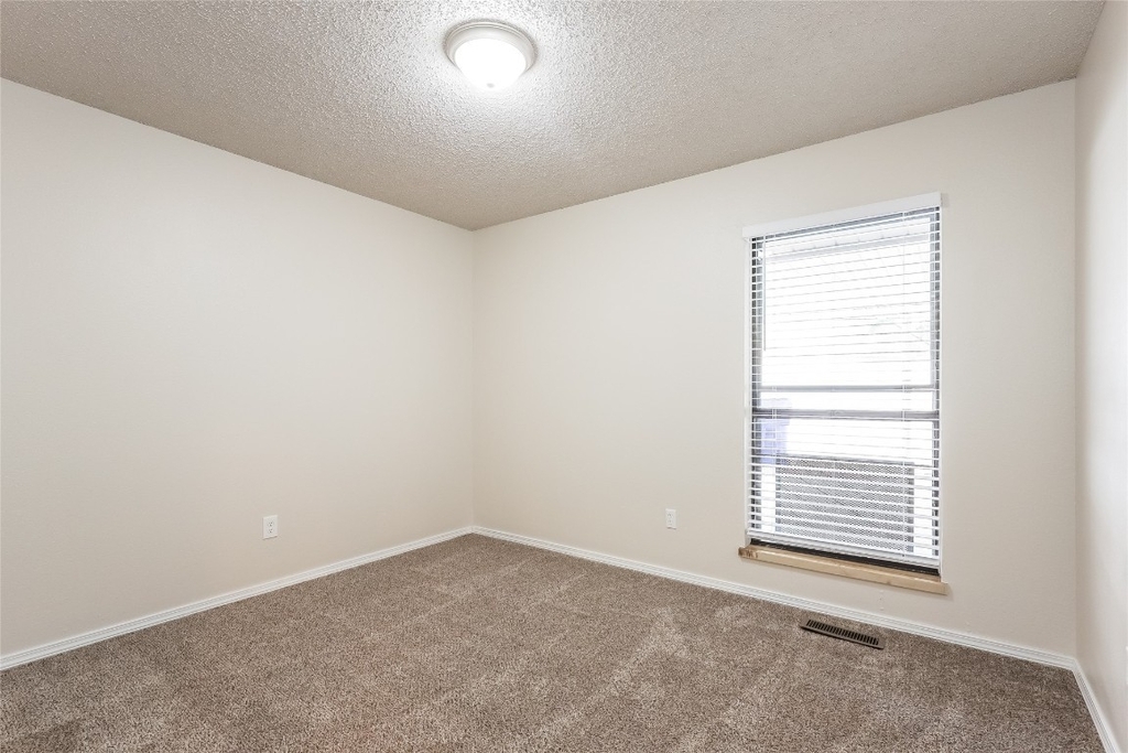 3104 Greenwood Court - Photo 11