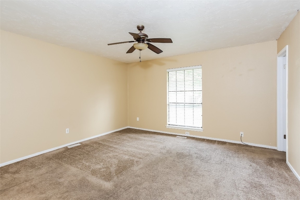 1728 Crest Circle - Photo 8