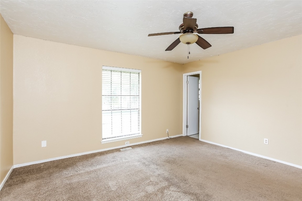 1728 Crest Circle - Photo 9