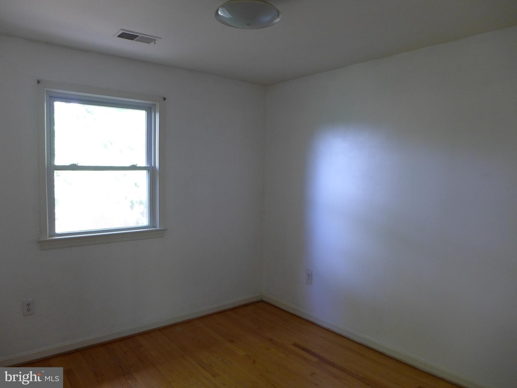 3320 Spring Lane - Photo 9