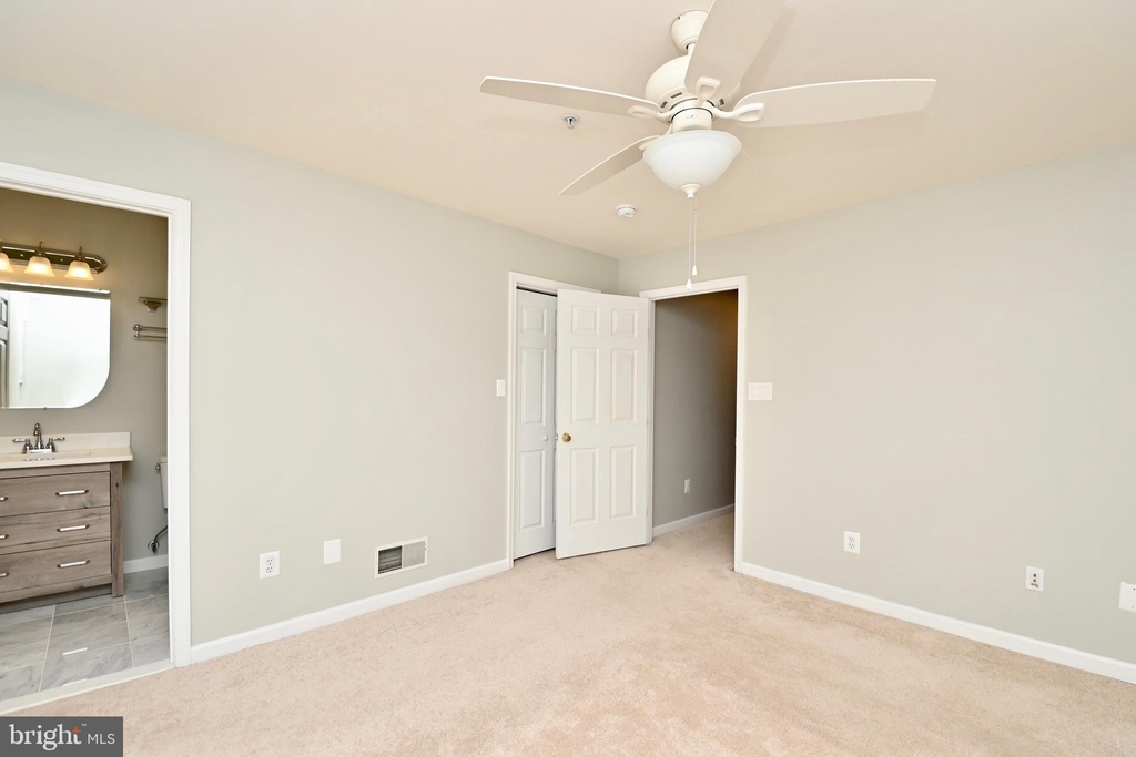 998 Harrison Circle - Photo 31