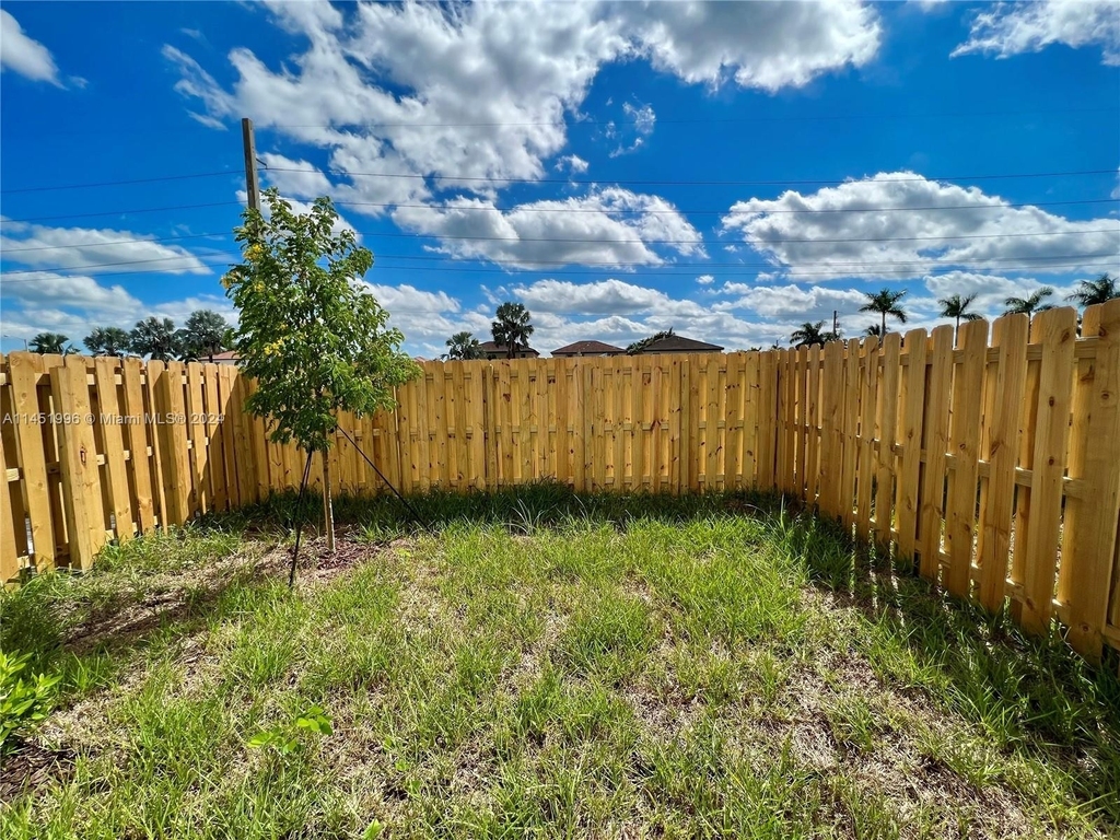 11918 Sw 247 Terrace - Photo 12