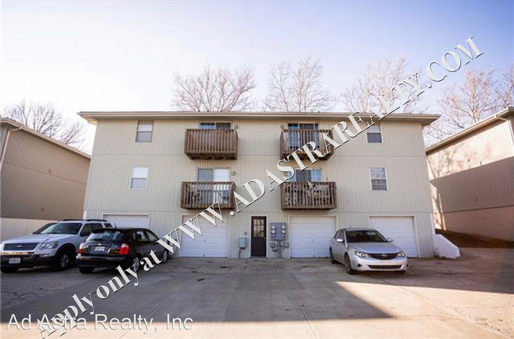 223 Nw Barr Rd - Photo 2