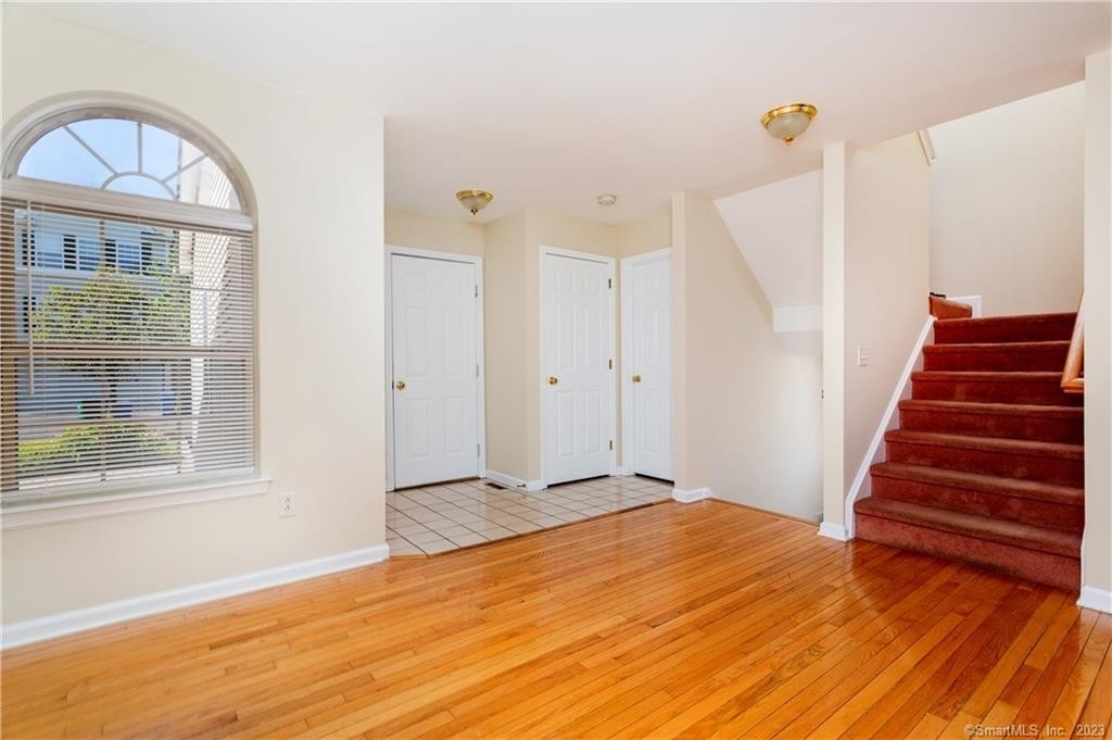 110 Lexington Boulevard - Photo 5