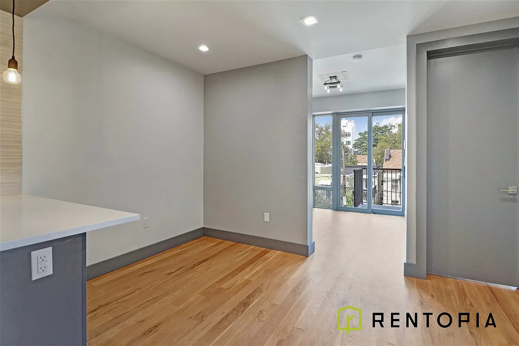 183 Ainslie Street - Photo 5