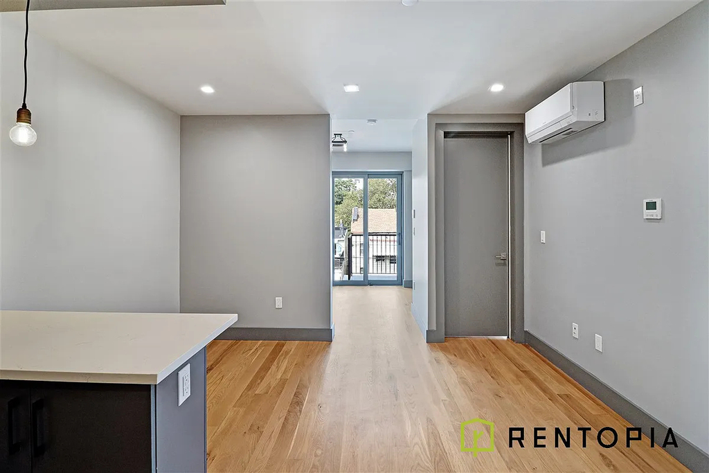 183 Ainslie Street - Photo 4