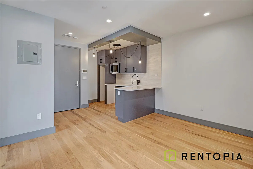 183 Ainslie Street - Photo 0