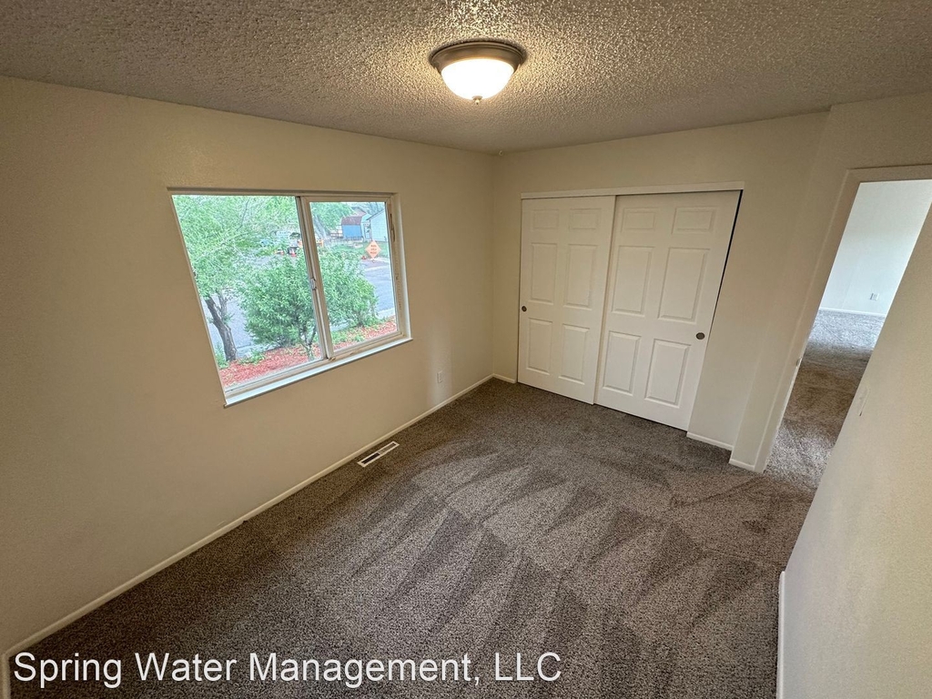 1072 Cambridge Avenue - Photo 6