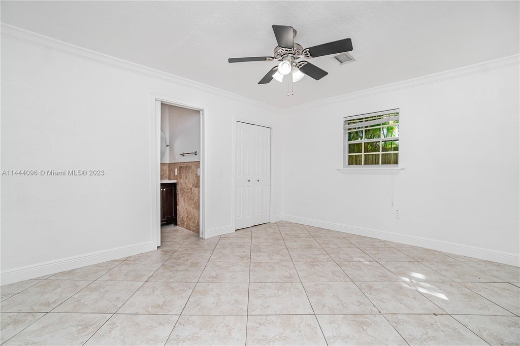 1000 Sw 73rd Ave - Photo 10