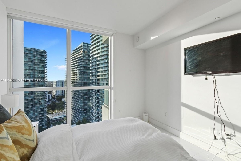 1080 Brickell Ave - Photo 7