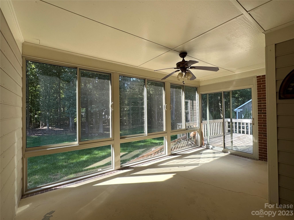 1422 Sycamore Knoll Court - Photo 12