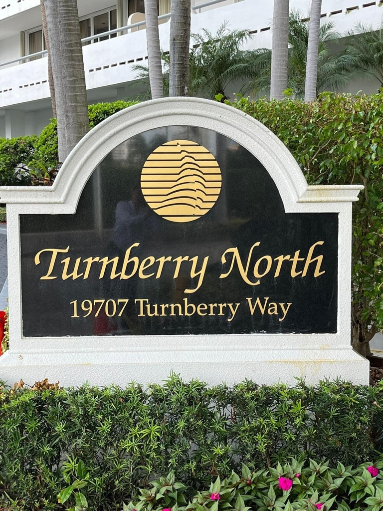 19707 Turnberry Way - Photo 2