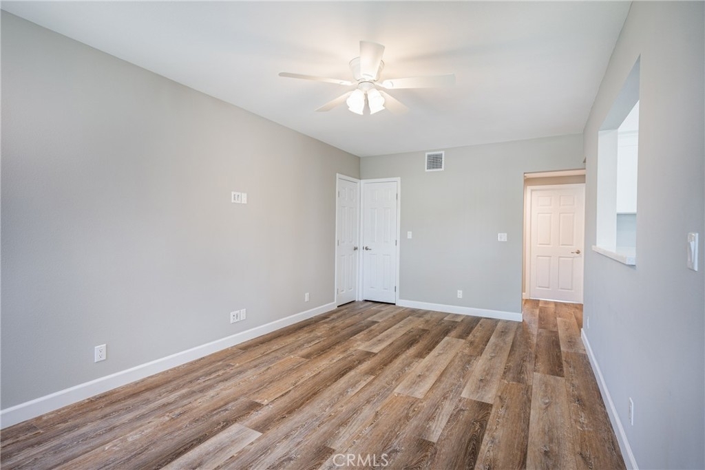 3002 W Victory Boulevard - Photo 4