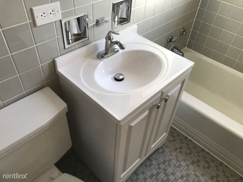 1119 Greenleaf - Photo 4