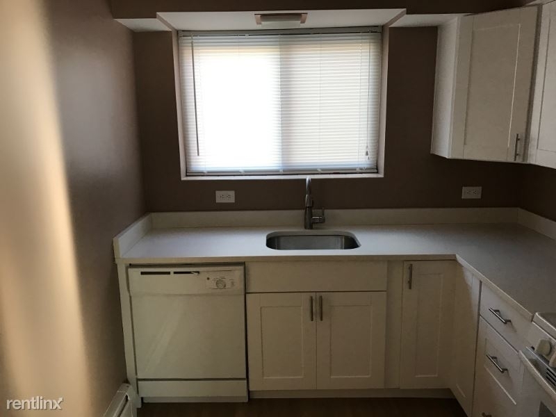 1119 Greenleaf - Photo 1