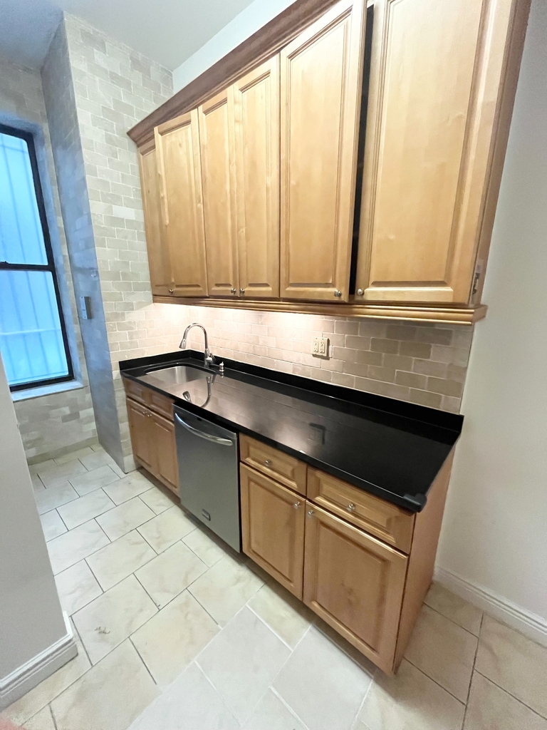  West 151st Street - Photo 4