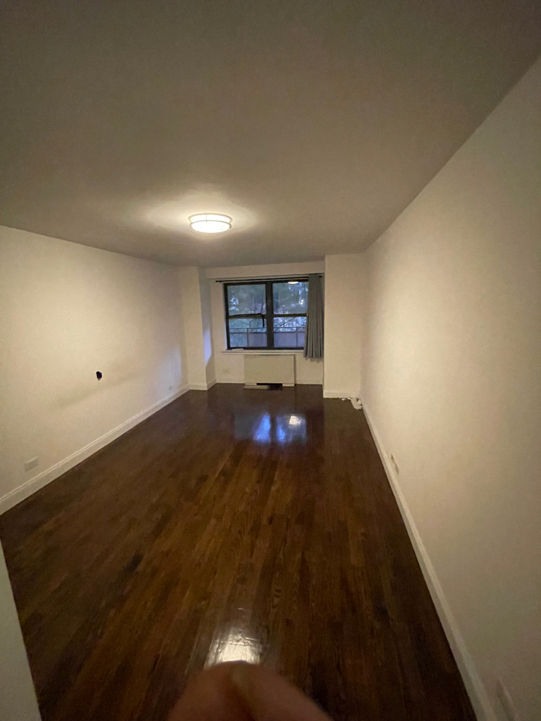 240 East 82nd Street - Photo 5