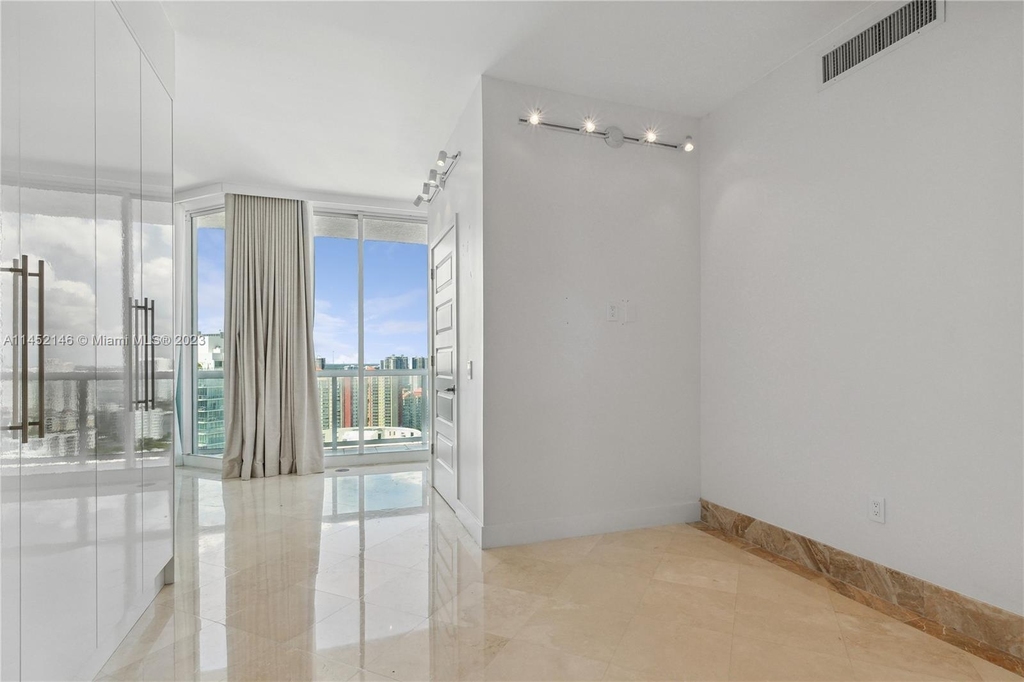 16400 Collins Ave - Photo 20