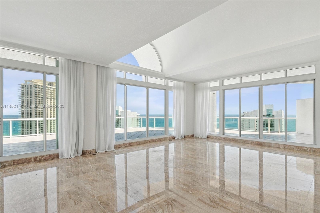 16400 Collins Ave - Photo 2