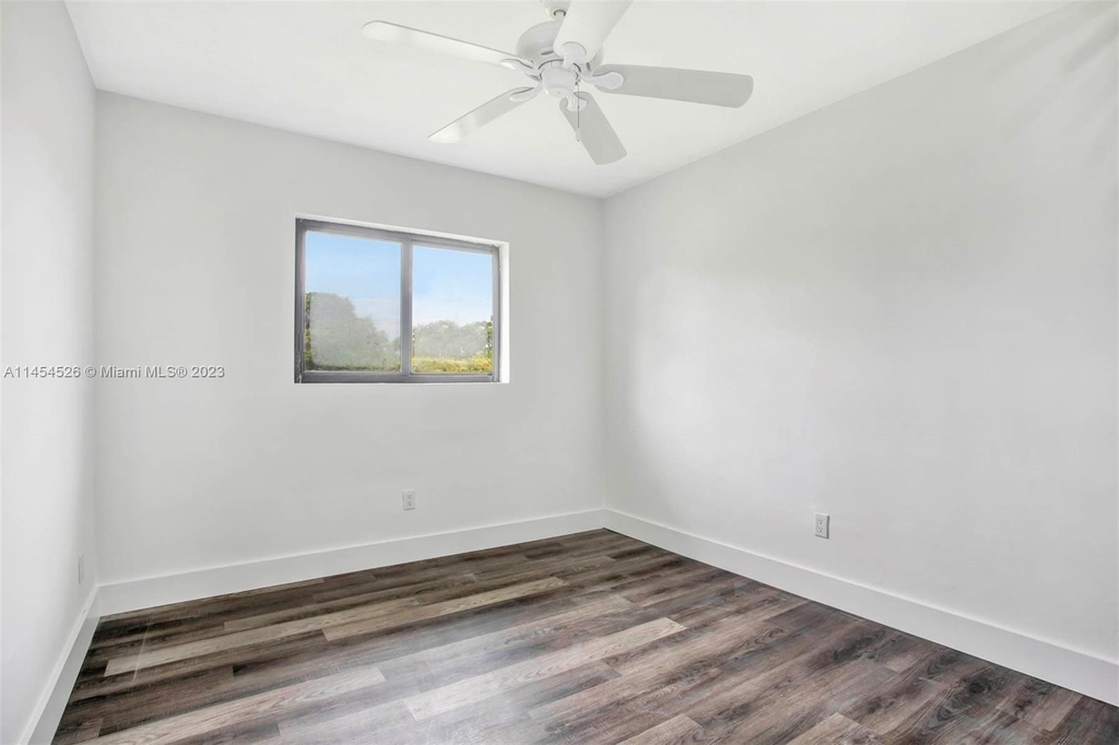 8931 Sw 182nd Ter - Photo 11