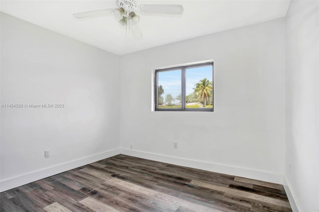 8931 Sw 182nd Ter - Photo 17