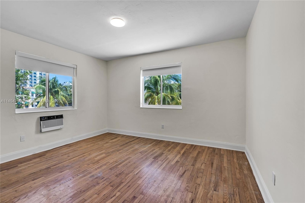 428 Collins Ave - Photo 19