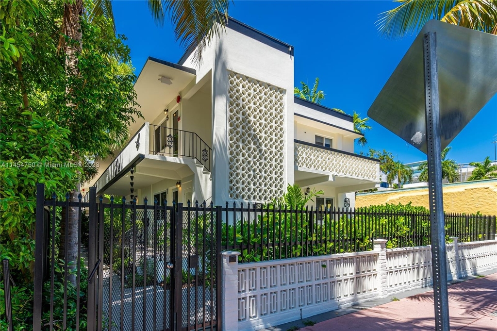 428 Collins Ave - Photo 27