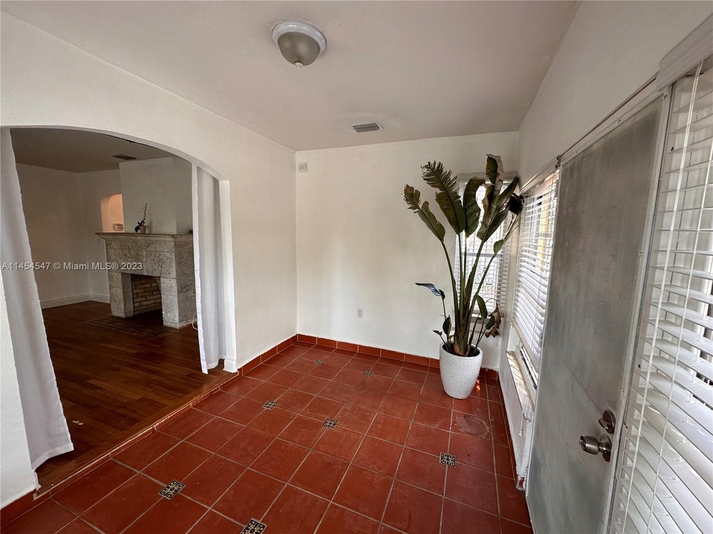 591 Nw 49 St - Photo 6