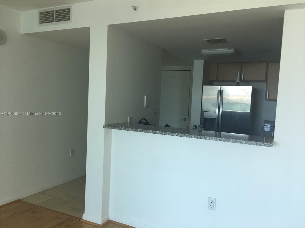 2101 Brickell Ave - Photo 3