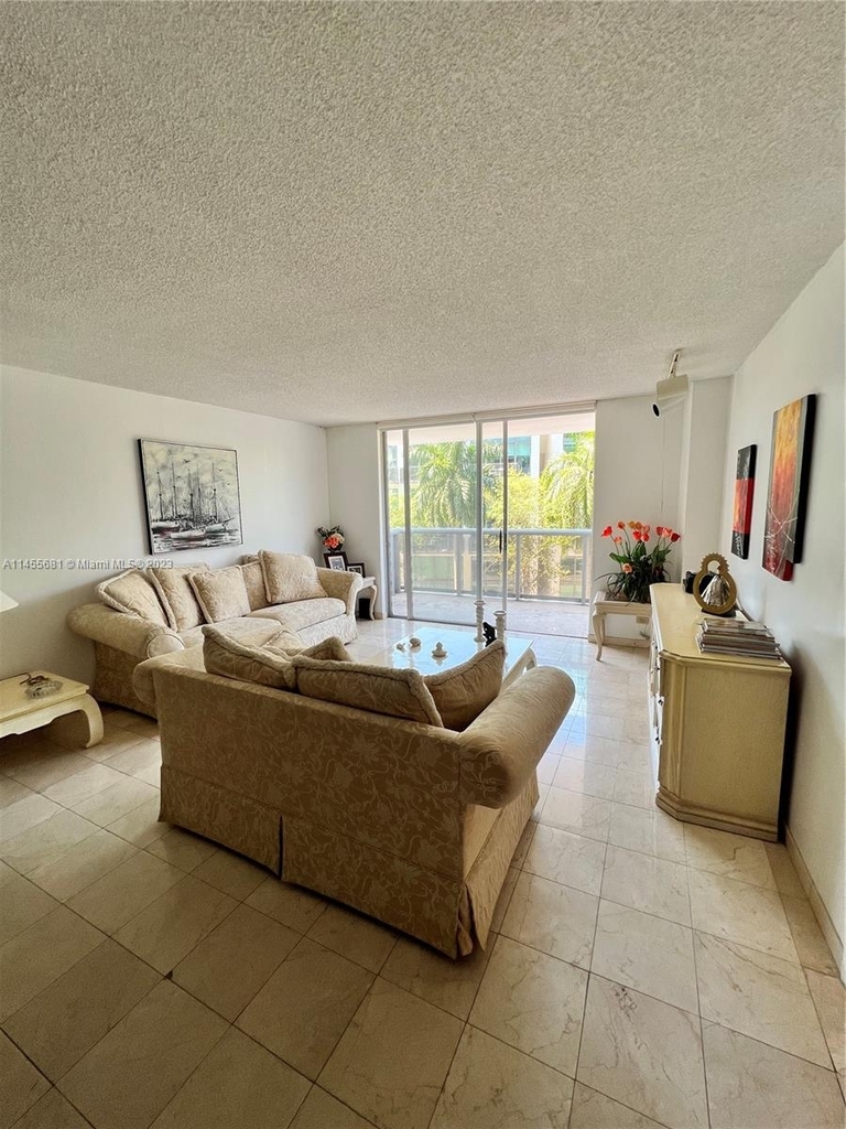 6039 Collins Ave - Photo 23