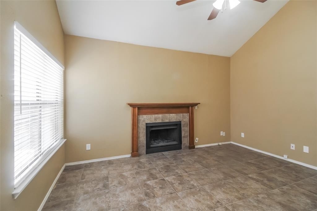 1007 Tracy Avenue - Photo 2