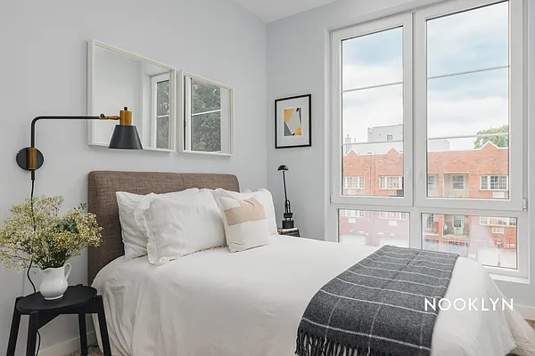 2915 Snyder Avenue - Photo 7