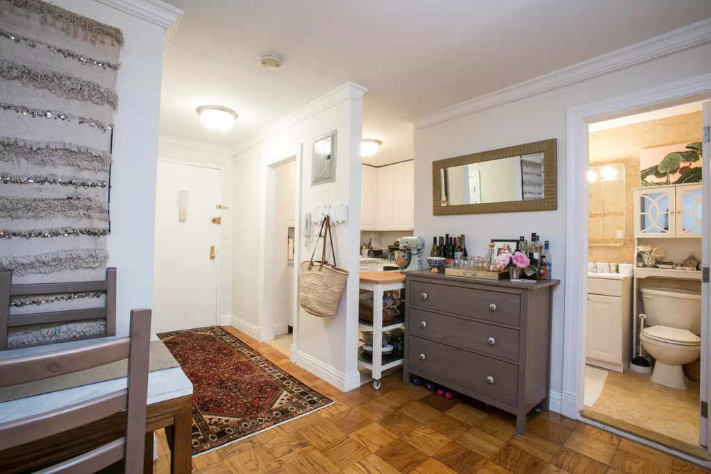 West 89th Street - Photo 1