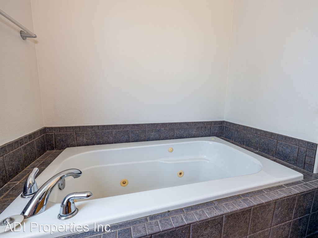 1120 Elm Street - Photo 13