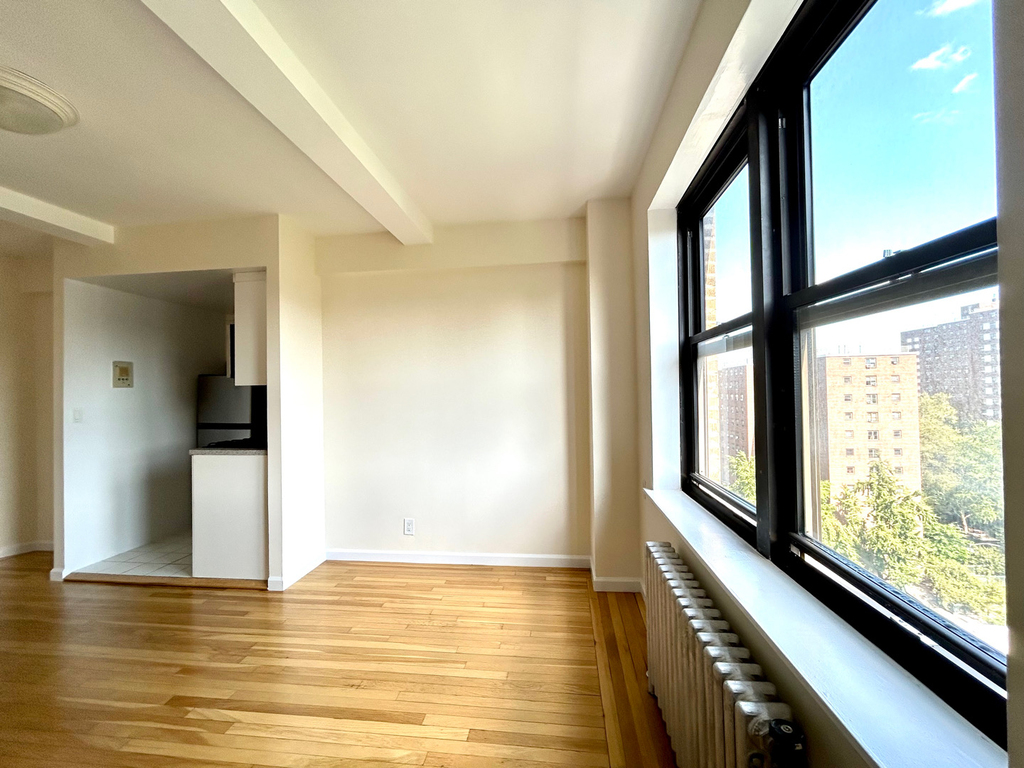 Amsterdam Ave & 102nd St - Photo 2