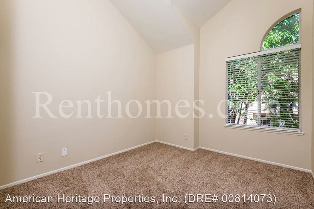 11068 Portobelo Drive - Photo 10