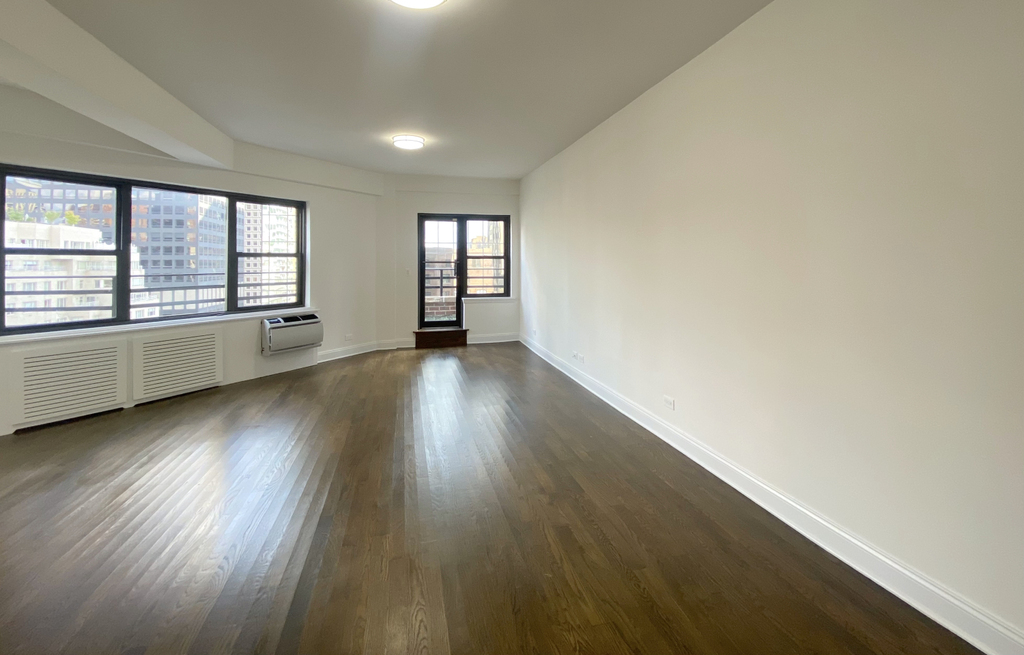 East 57th Street - Photo 2