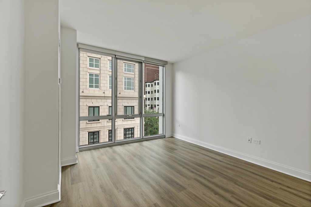 2 W Delaware Place - Photo 4