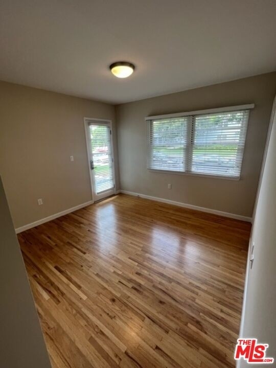 1012 Elkgrove Ave - Photo 8