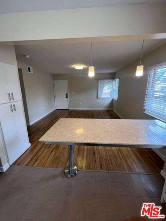 1012 Elkgrove Ave - Photo 3