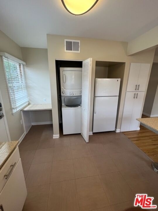 1012 Elkgrove Ave - Photo 2